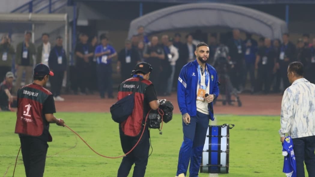 Media Prancis Bingung usai Eks Pemain PSG Layvin Kurzawa Rela Tinggalkan Eropa Demi Gabung Persib Bandung
            - galeri foto