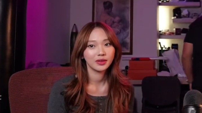 Perdana Tampil Tanpa Hijab, Jule Streaming Bareng Bigmo usai Enam Bulan Vakum
            - galeri foto