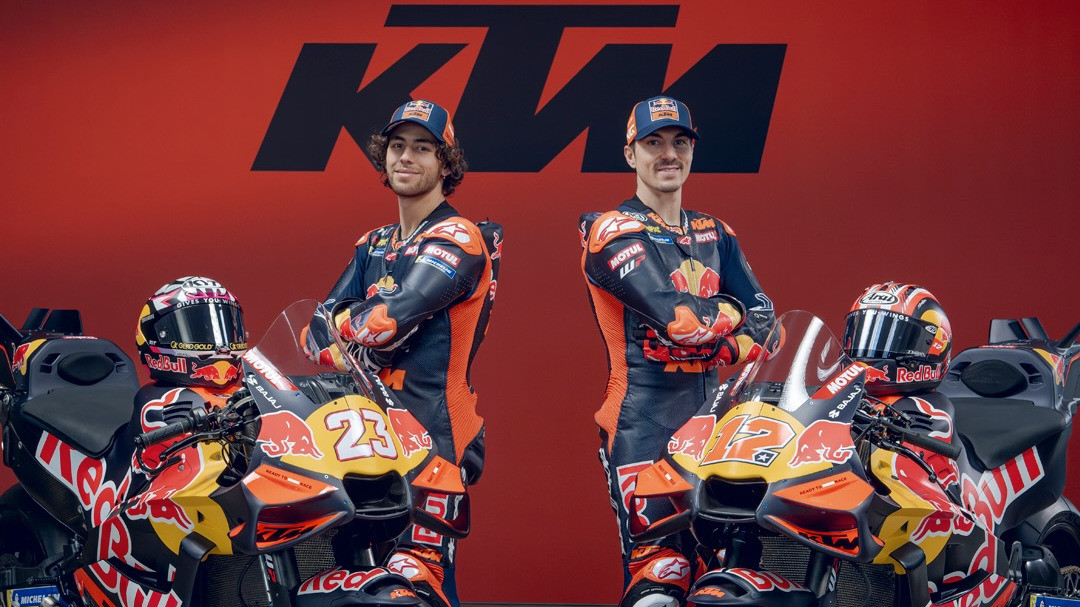 KTM Factory dan Tech3 Racing Resmi Perkenalkan Livery untuk MotoGP 2026, Punya Desain Kembar
            - galeri foto