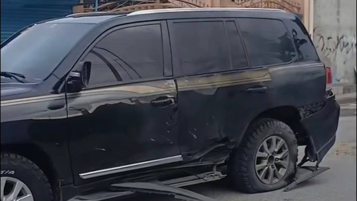 Land Cruiser Ditembak RPG Utuh, Mobil yang Membawa Wali Kota di Filipina Diserang Kelompok Bersenjata
            - galeri foto
