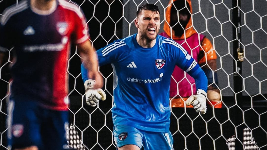 Timnas Indonesia Ikut Disorot Media Belanda Usai Maarten Paes Kian Dekat ke Ajax Amsterdam
            - galeri foto