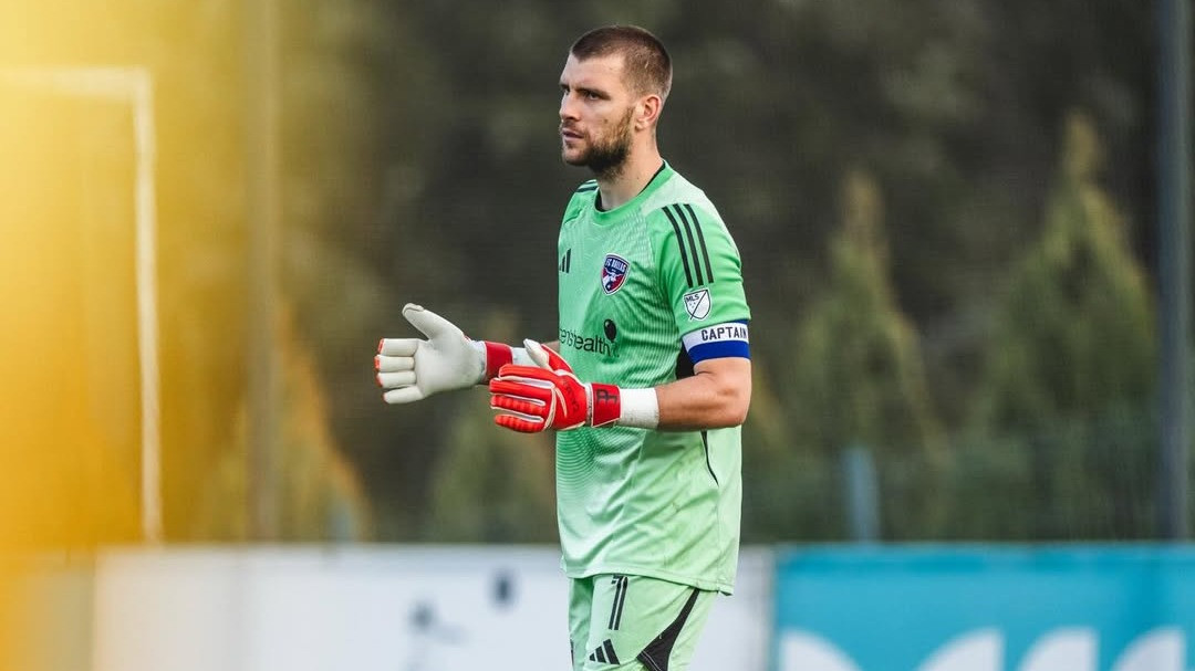 Ajax Siap Geser Hierarki Kiper Usai Datangkan Maarten Paes, Status Kiper Utama Pinjaman Liverpool Tak Lagi Aman
            - galeri foto