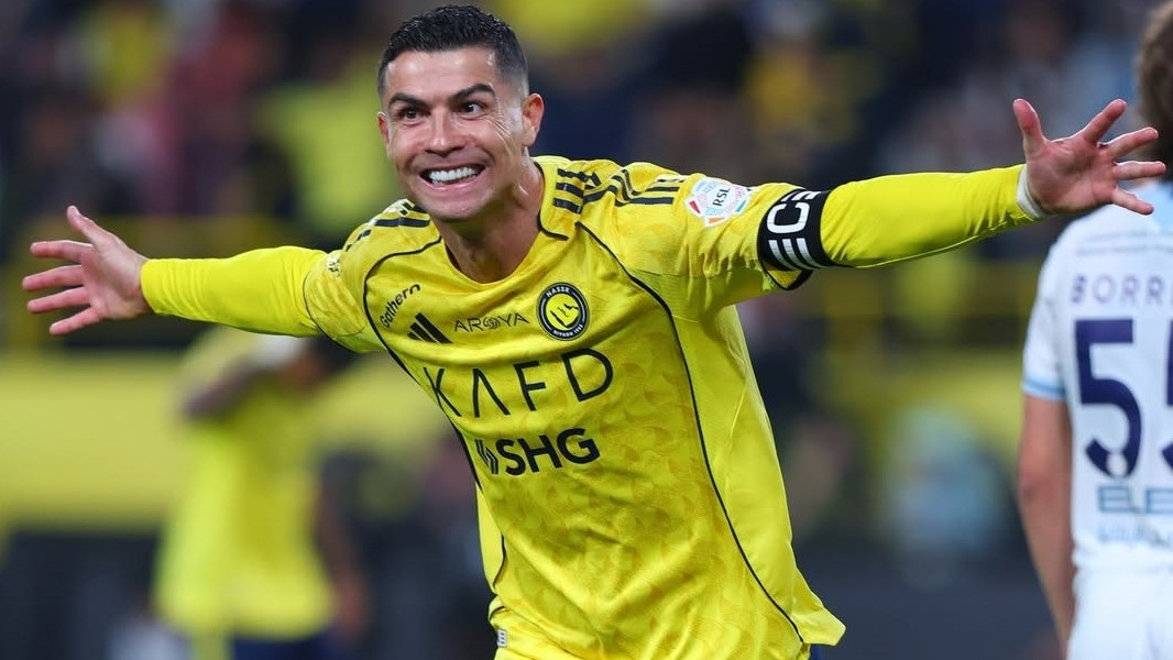 Fans Al Nassr Ngamuk ke Ronaldo saat Menjamu Al Taawon, Gara-gara Apa?
            - galeri foto