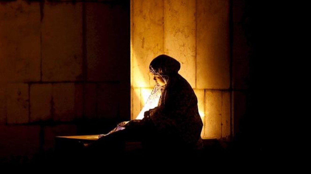 Mulai Sekarang Coba Salat Tahajud di Waktu Ini, Kata Ustaz Adi Hidayat Lebih Afdhol untuk Raih Keistimewaannya
            - galeri foto