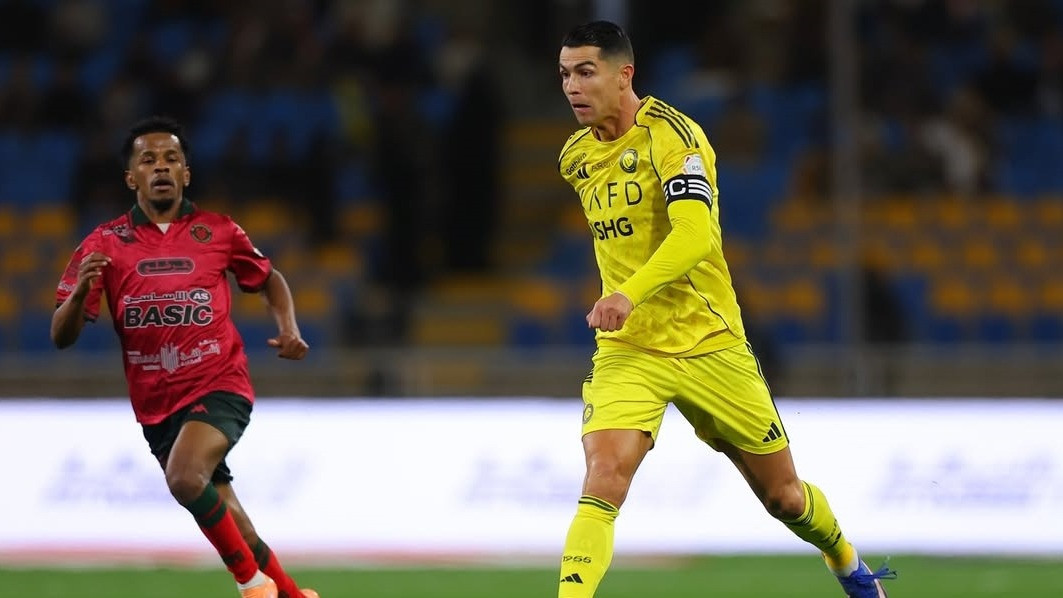 Al Nassr Sikat Habis Al Kholood 3-0, Ronaldo Sukses Cetak Gol ke-961, Simakan Akhirnya Pecah Telor!
            - galeri foto