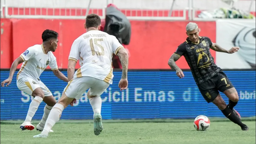 Transformasi Wajah Maluku Utara di Sepak Bola Indonesia: Dari Persiter Ternate, Kini Bangkit Bersama Malut United
            - galeri foto