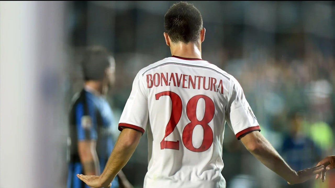 4 Pemain Kelas Dunia yang Bisa Direkrut Persib Jelang Penutupan Bursa Transfer Paruh Musim Super League, Nomor 1 Bisa Temani Federico Barba
            - galeri foto