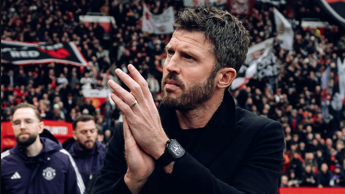 Michael Carrick Tegaskan Ini Bukan Sekadar Kemenangan Vs Fulham: Emosi, Karakter, dan Momen yang Tak Tergantikan!
            - galeri foto