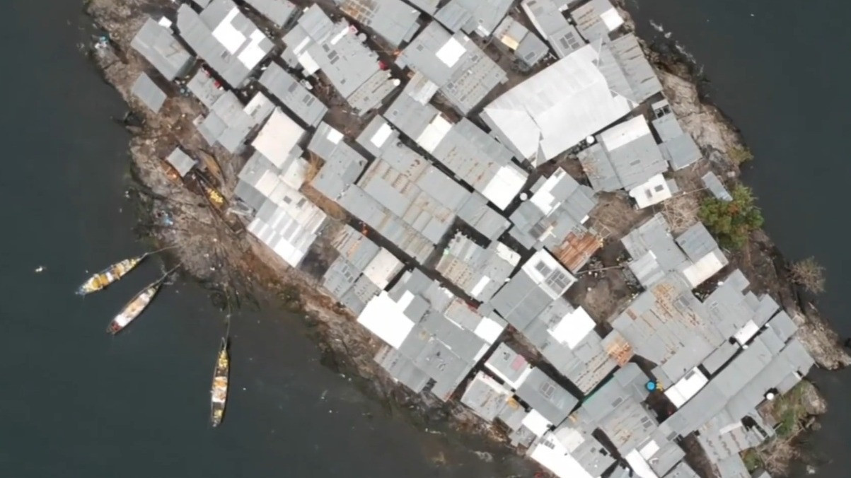 Tak Masuk Akal tapi Nyata, Pulau dengan Luas hanya Setengah Lapangan Sepak Bola di Afrika Disesaki 500 Jiwa
            - galeri foto