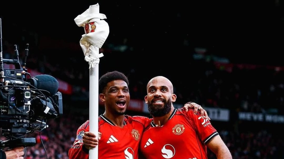 Gara-gara Tim Kesayangan Menang Terus, Fans Manchester United Sudah Mulai Berani Juluki Amad Diallo dengan Sebutan ini
            - galeri foto