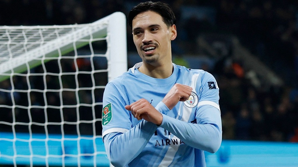 Tijjani Reijnders rayakan gol Manchester City di laga kontra Newcastle