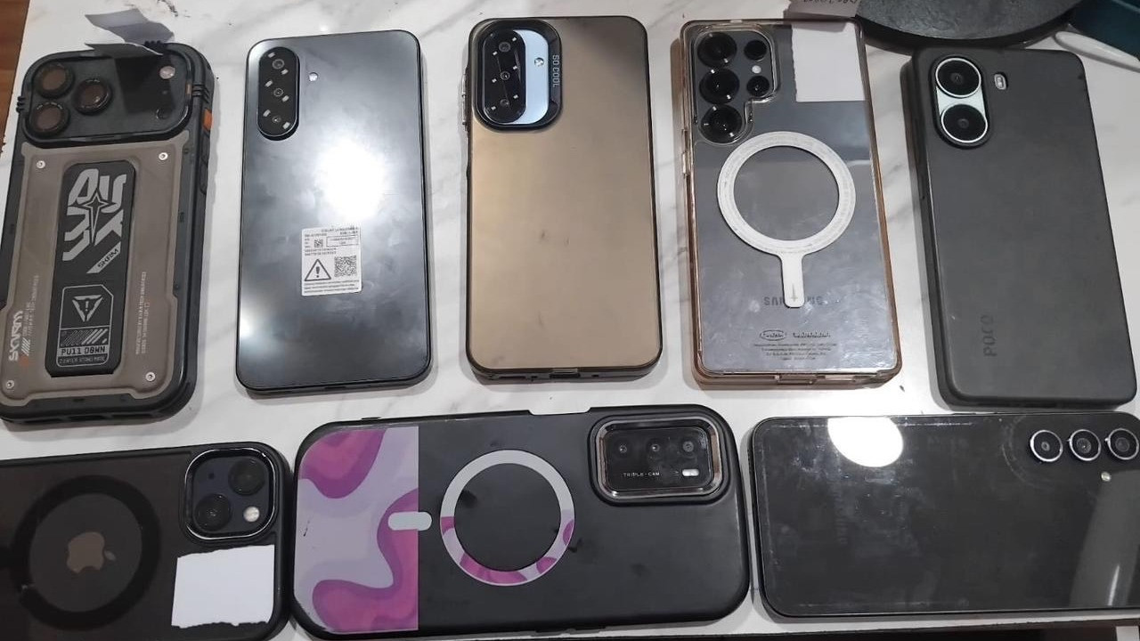 Tiga Pria Diamankan Hendak Edarkan Narkoba Etomidate di Kalibata, Barang Bukti 5.095 Cartridge Disita
            - galeri foto