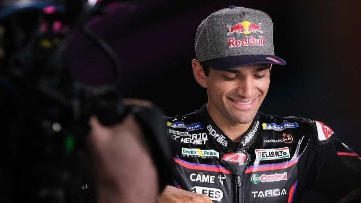 Jorge Martin Angkat Bicara Tanggapi Rumor Dirinya akan Bergabung dengan Yamaha, Menurutnya....
            - galeri foto