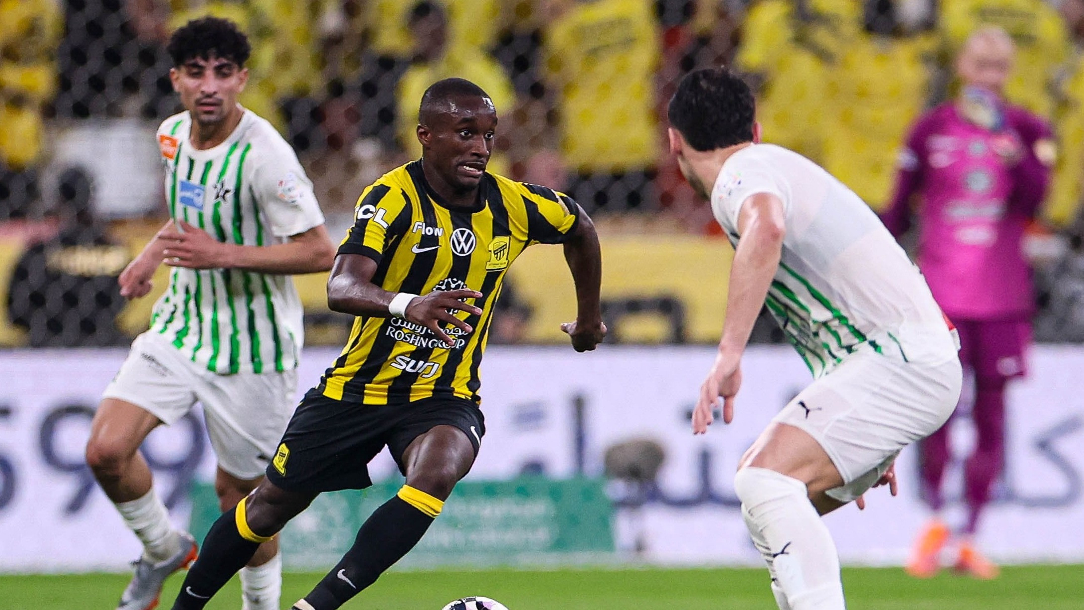 Adu Kekayaan Al Nassr vs Al Ittihad: Siapa yang Paling Sultan?
            - galeri foto