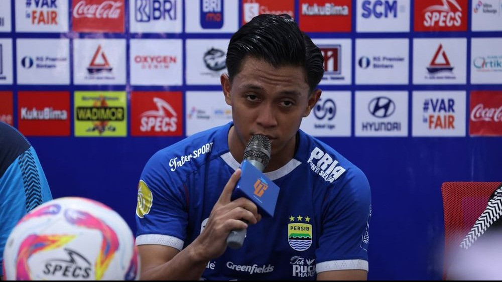 10 Tahun di Persib, Febri Hariyadi Kini Harus Menepi ke Solo?
            - galeri foto