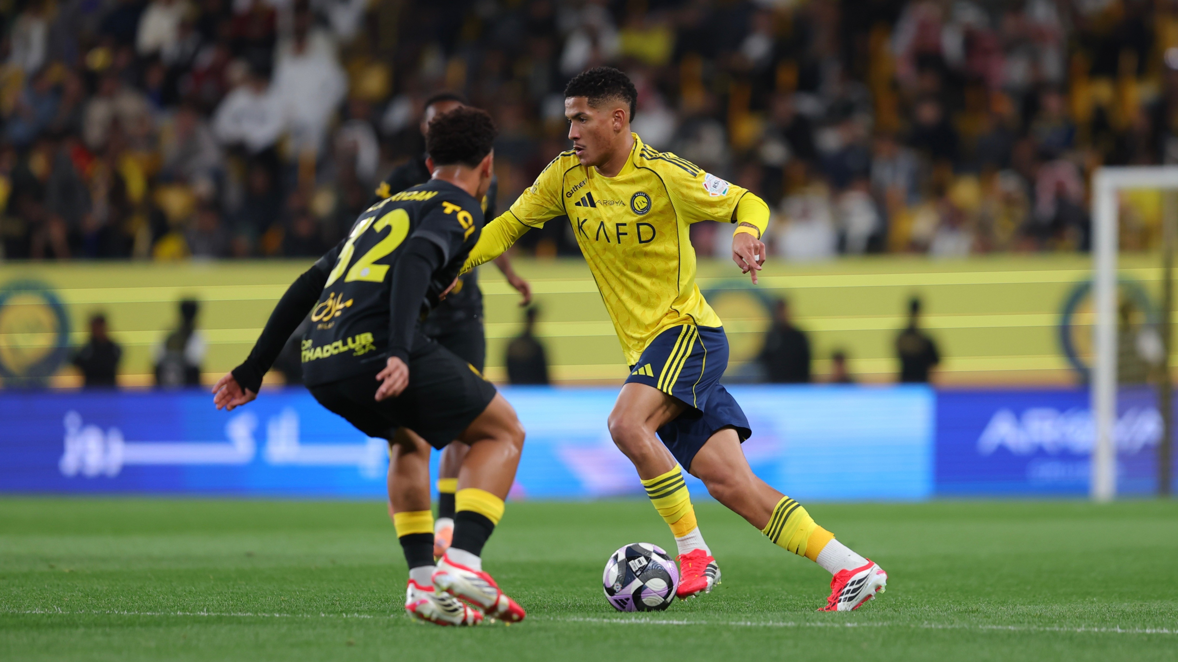 Meski Ditinggal Ronaldo, Al Nassr Sukses Jegal Al Ittihad di Menit Terakhir, Angelo Jadi Pahlawan Kemenangan
            - galeri foto