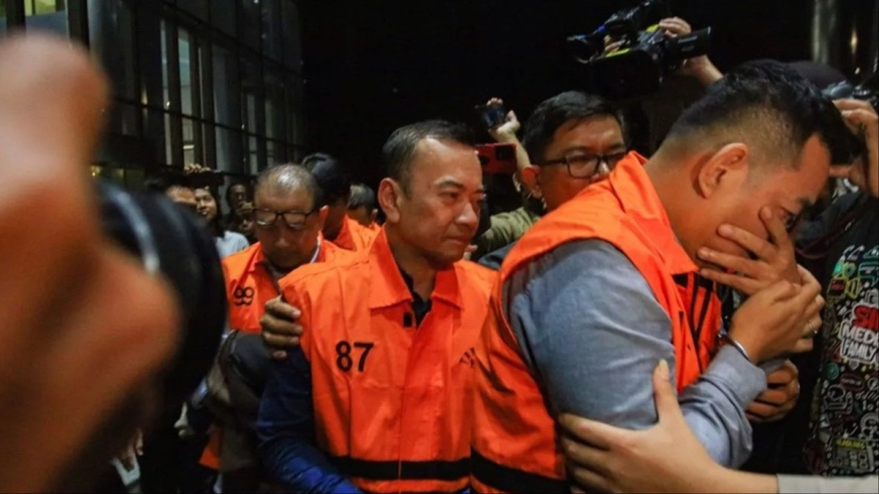 6 Orang Ditetapkan Tersangka Kasus Impor Barang, Ingatkan Pesan UAH soal Julukan Tepat Pelaku Korupsi
            - galeri foto