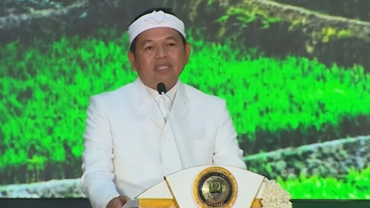 Dedi Mulyadi Kebut Perbaikan Jalan Sebelum Ramadhan, Perintahkan Lelang Dini Proyek Infrastruktur 2026
            - galeri foto