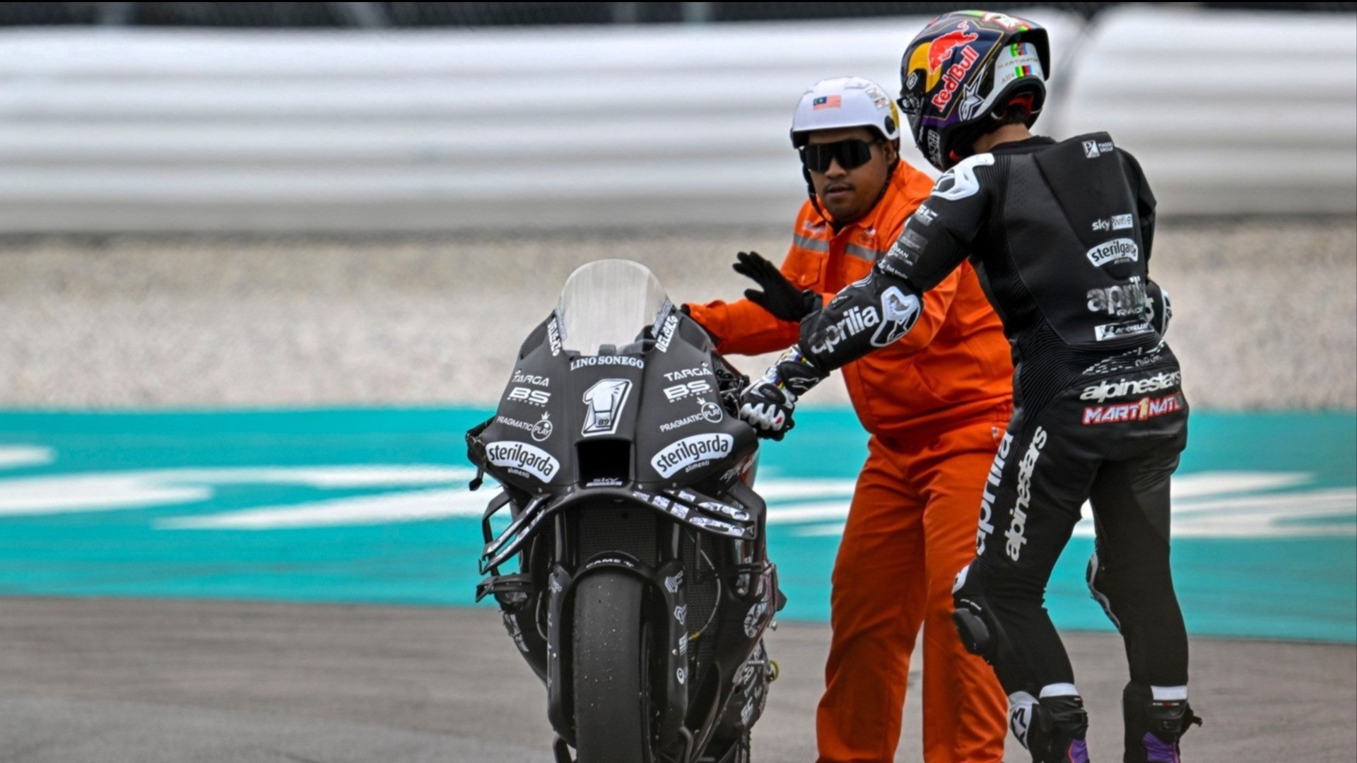 Jorge Martin Ditangani Langsung Dokter Marc Marquez untuk Pulihkan Cedera Baru Jelang MotoGP 2026
            - galeri foto