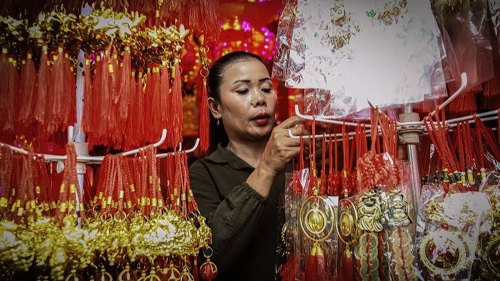 Berita Foto: Berburu Pernak-Pernik Imlek, Warga Ramaikan Jalan Pancoran Glodok
            - galeri foto