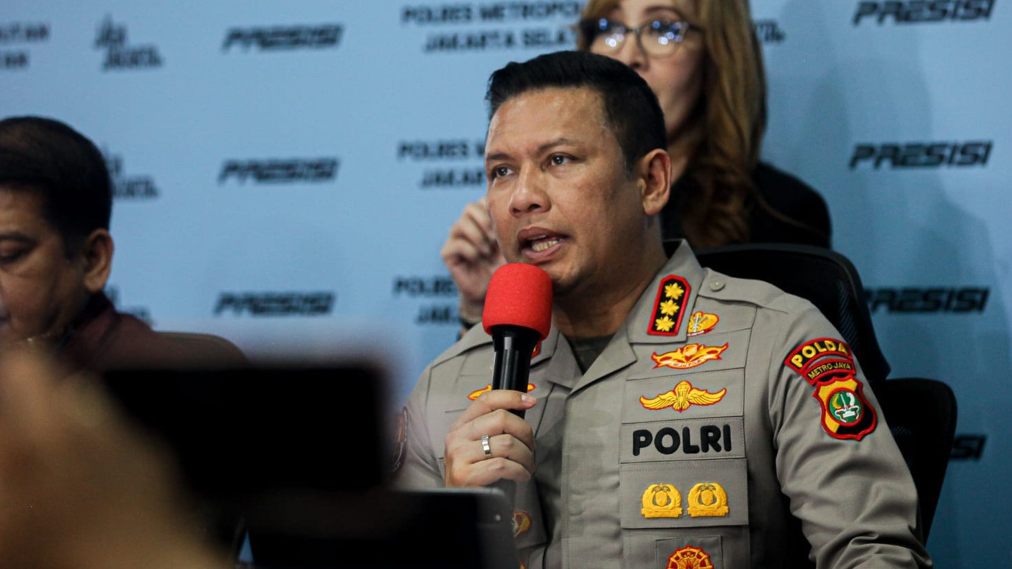 Tak Terima Ditegur Main Drum, Pria yang Dianiaya Tetangganya di Cengkareng Kini Dilaporkan Balik
            - galeri foto