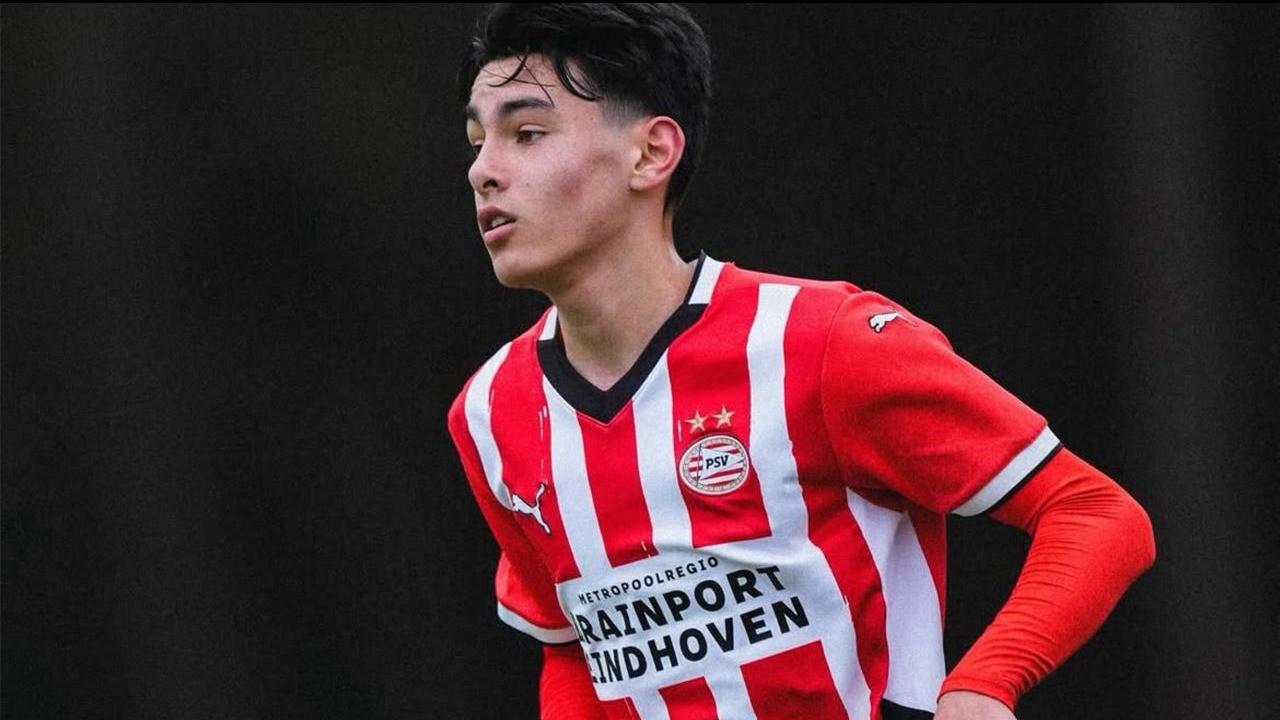 Timnas Indonesia U-17 Berpeluang Dapat Amunisi Baru, Wonderkid PSV Berdarah Bogor Mencuat di Era Kurniawan
            - galeri foto