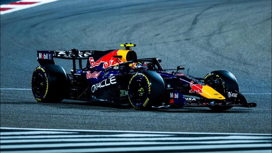 Max Verstappen dan Lewis Hamilton Kompak Kritik Regulasi Baru Mobil Balap F1 2026, Kenapa?
            - galeri foto