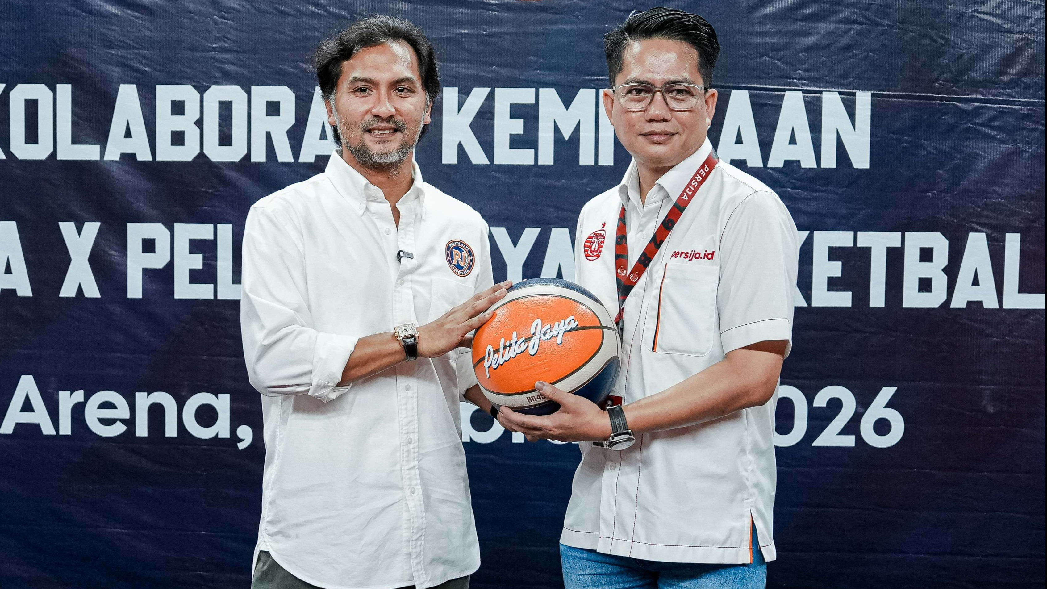Ikuti Jejak Persija, Pelita Jaya Makin Kental Nuansa Jakarta Usai Gandeng Sponsor Baru
            - galeri foto