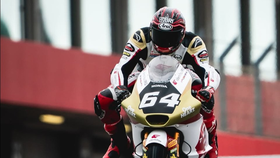 Tes Pramusim Moto2 Dihentikan Lebih Cepat karena Bendera Merah! Mario Aji Akhiri Hari Kedua di Barisan Belakang
            - galeri foto