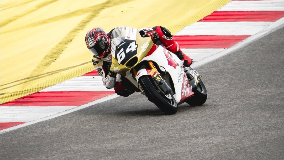 Tes Pramusim Moto2 Dihentikan Lebih Cepat karena Bendera Merah! Mario Aji Akhiri Hari Kedua di Barisan Belakang
            - galeri foto