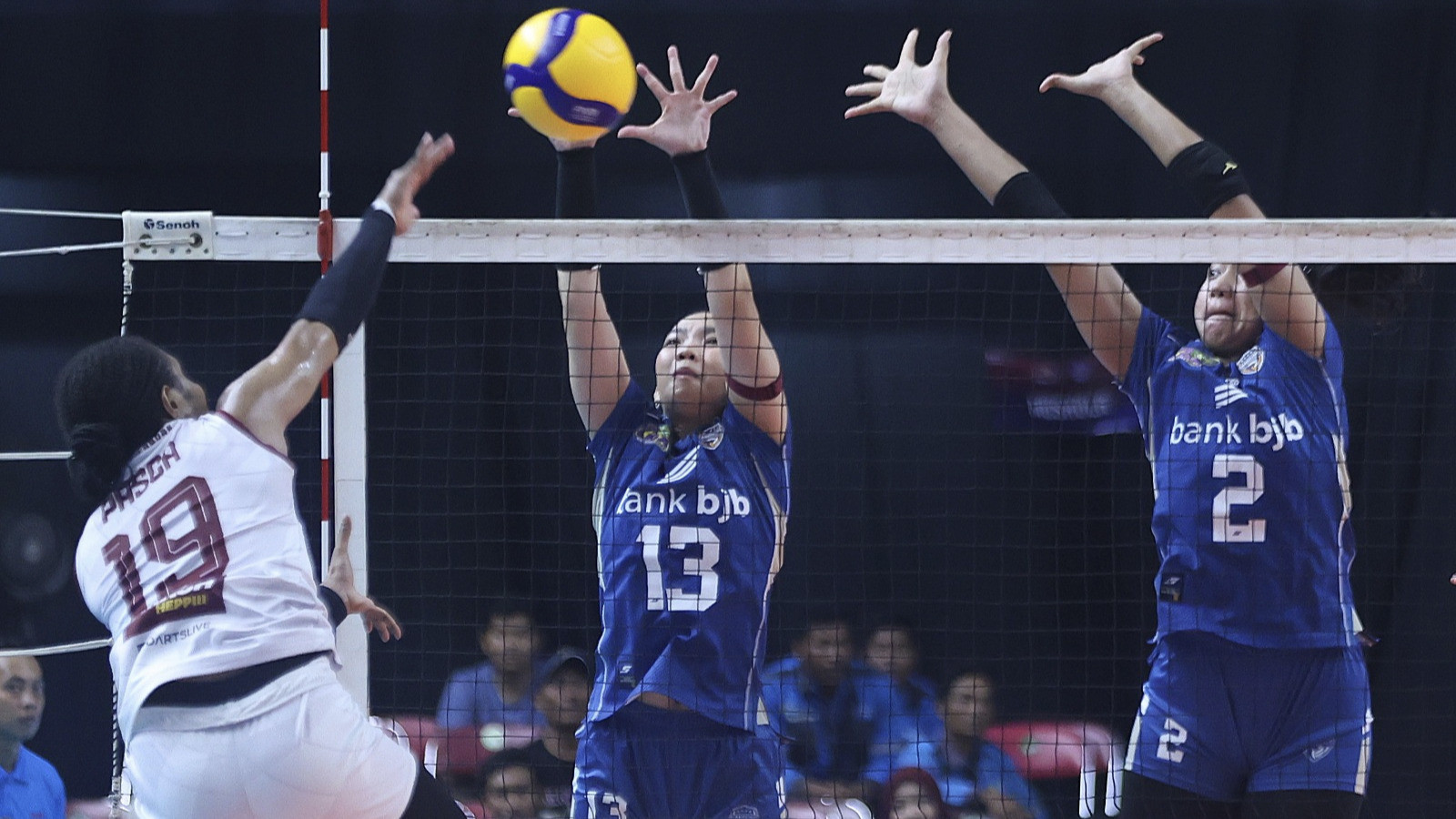 Comeback dari Medan Faclons, Pelatih Bandung BJB Tandamata Pede Anak Asuhnya Bisa Rebut Tiket Final Four Proliga 2026
            - galeri foto