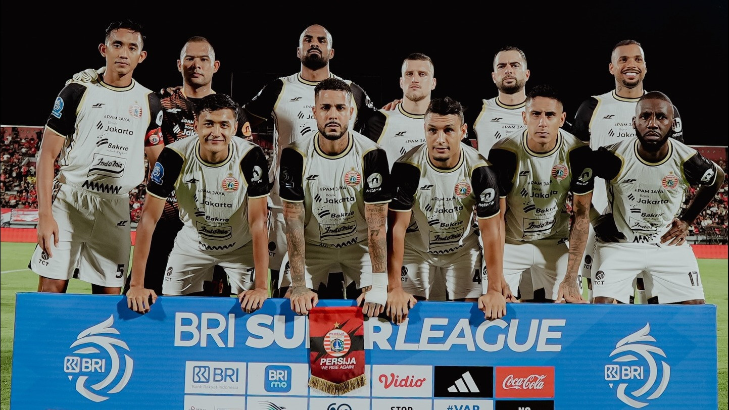 Shayne Pattynama Kirim Peringatan kepada Persib Bandung Jelang Persija Jakarta Comeback ke JIS
            - galeri foto