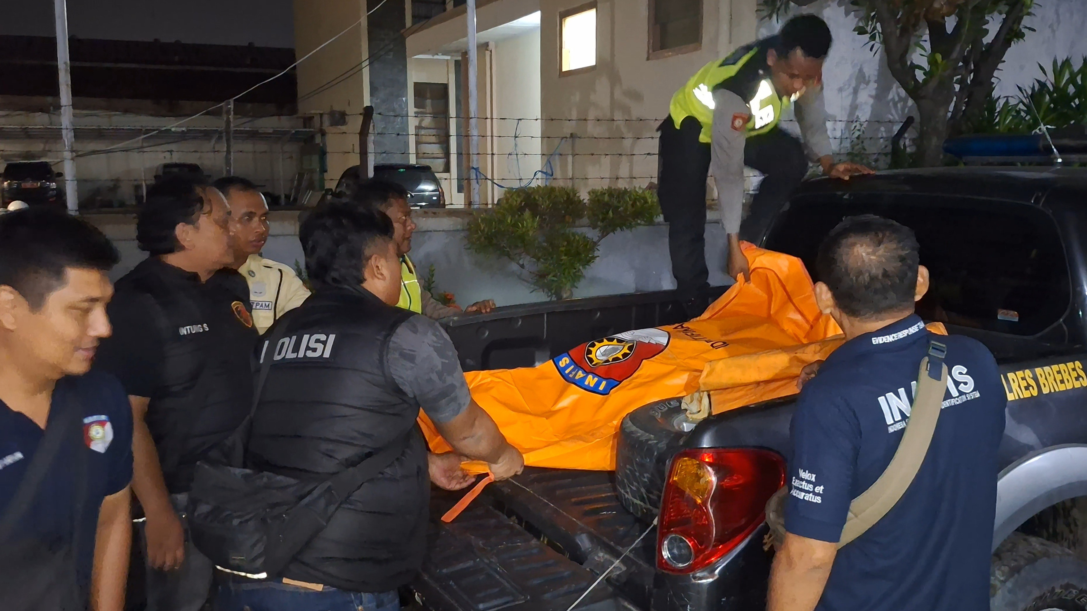 Pelaku Mutilasi Mayat dalam Koper di Brebes Diringkus Kurang dari 24 Jam, Polisi Ungkap Motifnya
            - galeri foto