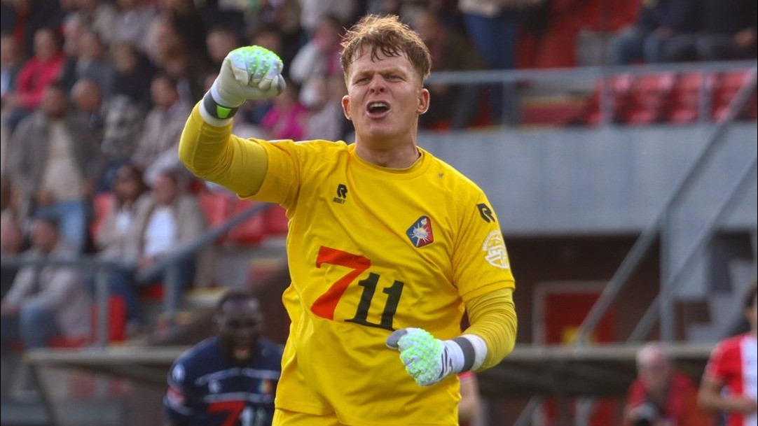 Sehebat Apa Ronald Koeman Jr, Kiper Belanda yang Dirumorkan Dibidik Persib?
            - galeri foto