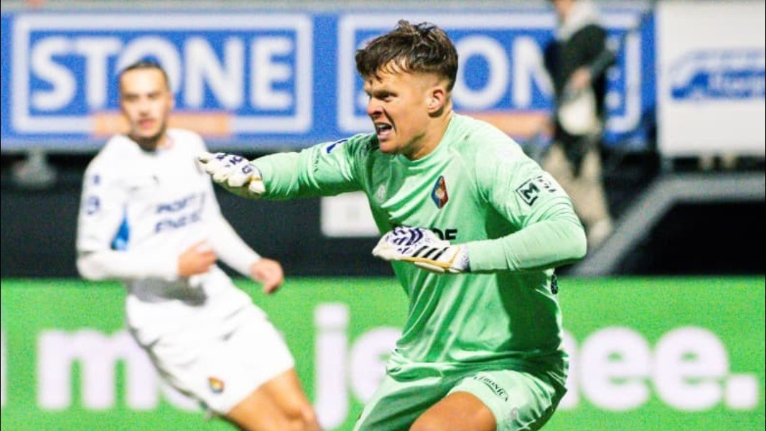 Siapa Ronald Koeman Jr? Anak dari Legenda Belanda yang Kabarnya akan ke Persib Bandung Musim Depan
            - galeri foto