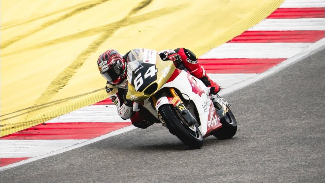 Hasil Moto2 Thailand 2026: Mario Aji Crash, Manuel Gonzales Finis Terdepan di Sirkuit Buriram
            - galeri foto