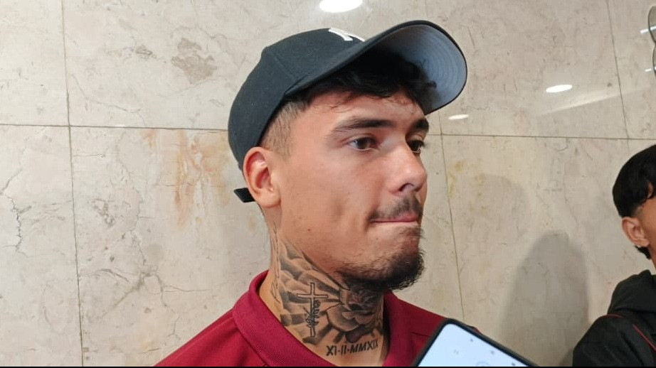 Herdman Dipusingkan Absennya 7 Pilar Timnas Indonesia di FIFA Series 2026
            - galeri foto