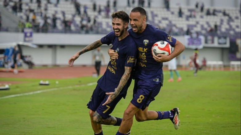 Prediksi Skor Persib Bandung vs Persita Tangerang 21 Februari 2026: Bangkit Setelah Gagal di Asia
            - galeri foto