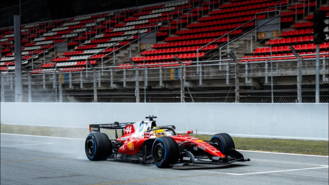 Schumacher Ungkap Keunggulan Besar Ferrari yang Tampil Kuat di Tes Pramusim F1 2026 di Bahrain, Ia Melihat....
            - galeri foto