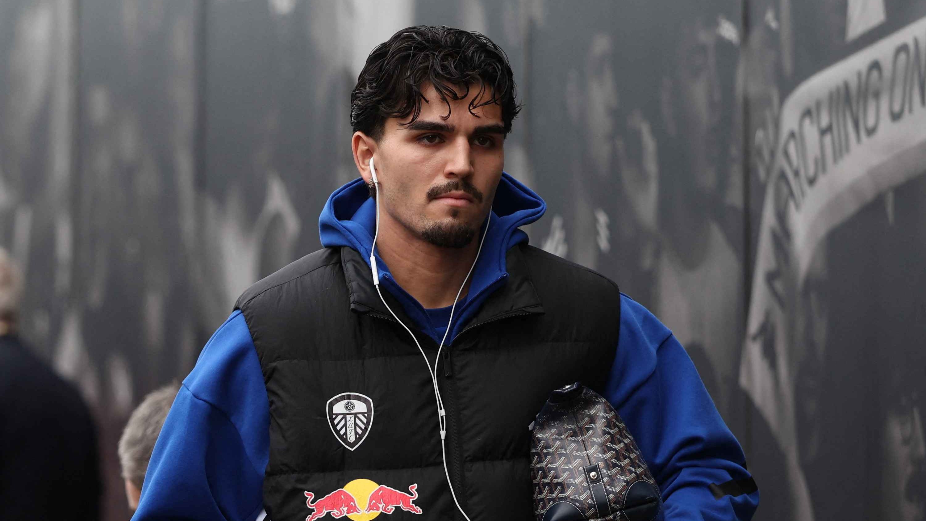 Duet Mengerikan Jay Idzes dan Pembelian Terbaik Klub Inggris Hampir Terwujud, Dipanggil John Herdman ke Timnas Indonesia?
            - galeri foto