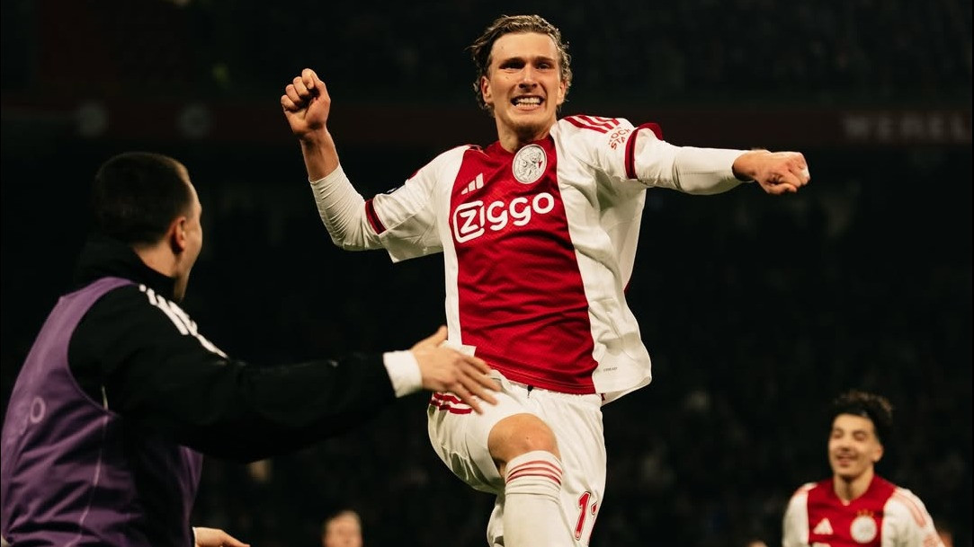 Suara Hati Maarten Paes Usai Debut di Ajax: Ketika Anda adalah Ajax, Anda harus Selalu Mengalahkan NEC di Kandang!
            - galeri foto