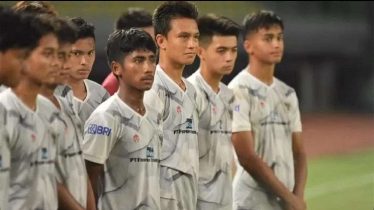 Mengenal Aaron Suitela, Striker Berdarah Sumedang yang Gagal Lolos Skuad Timnas Indonesia, Kini Jajal Liga Spanyol
            - galeri foto