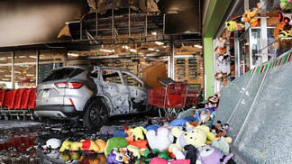 Belum juga Mulai, Piala Dunia 2026 Sudah Berada di Ambang Kekacauan: Konflik Kartel Meksiko hingga Perang AS-Iran
            - galeri foto