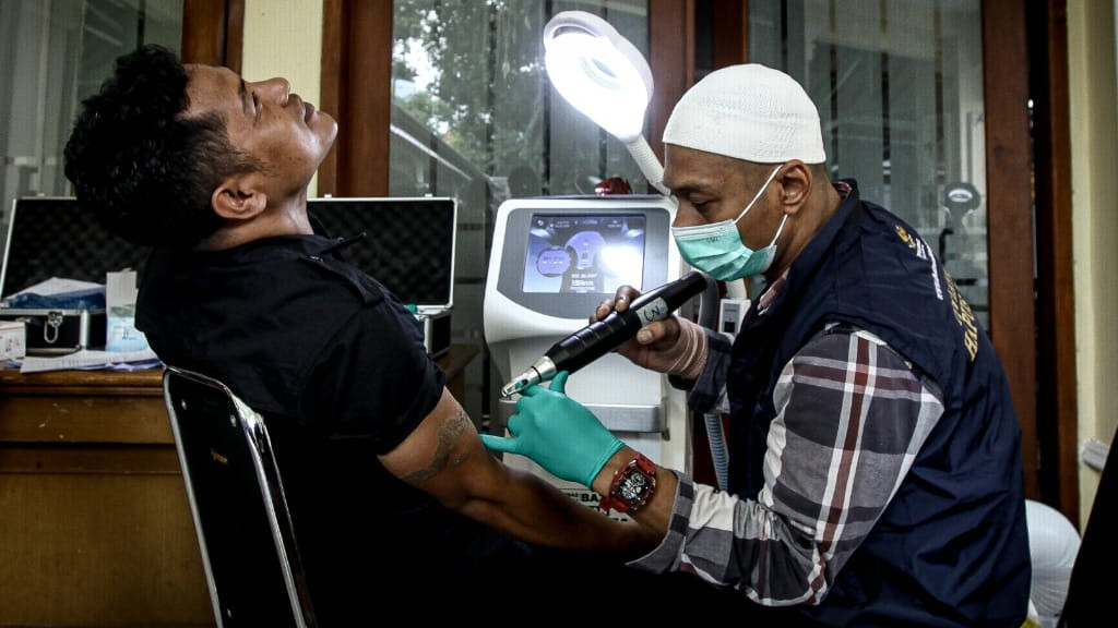 Berita Foto: Antusiasme Warga Padati Program Hapus Tato Gratis
            - galeri foto