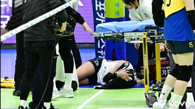 Sahabat Megawati Hangestri, Thanacha Sooksod Alami Cedera Parah di Laga V-League Korea
            - galeri foto