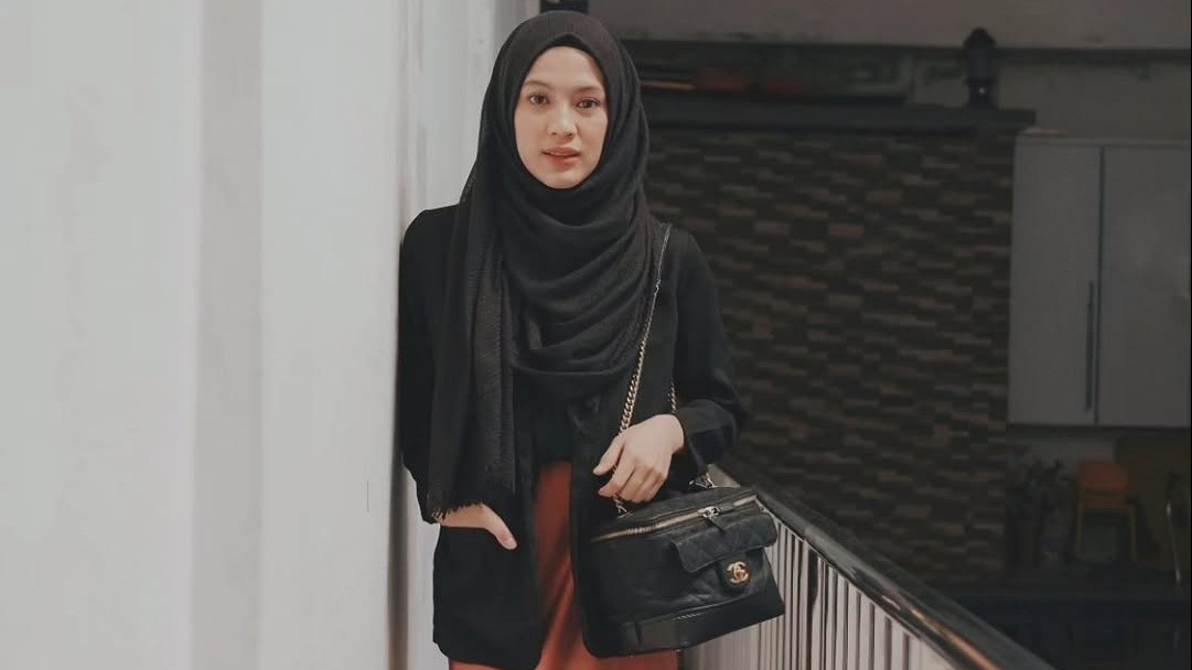 Gara-gara Kontroversi Paspor Anak Dwi Sasetyaningtyas, Alyssa Soebandono Ogah Dituduh Penerima Beasiswa LPDP
            - galeri foto