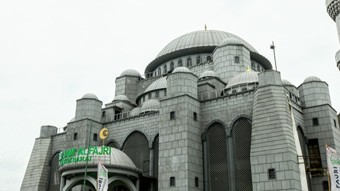 Berita Foto: Masjid Al Fajri Pejaten Barat Tampil Ikonik dengan Nuansa Arsitektur Turki
            - galeri foto