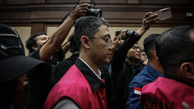 Berita Foto : Tiga Eks Pejabat PT Pertamina Patra Niaga Divonis 9–10 Tahun Penjara dalam Kasus Tata Kelola Minyak Mentah
            - galeri foto