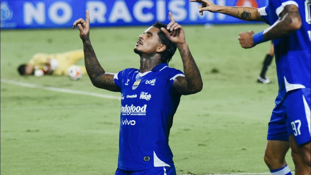 Kartu Kuning Federico Barba dan Patricio Matricardi di Laga Madura United Bikin Cemas, Bek Persib Absen Lawan Persebaya?
            - galeri foto