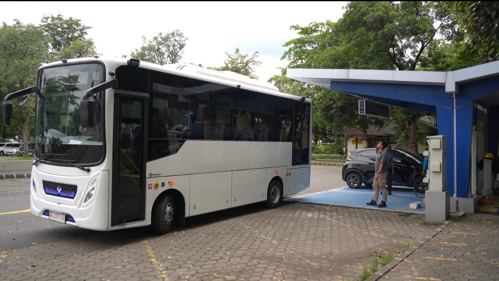 Produsen Commercial EV Nasional Pemimpin Transformasi: VKTR Perluas Langkah Strategis ke WTE dan Perkuat Posisi Market Leader EV Transjakarta
            - galeri foto